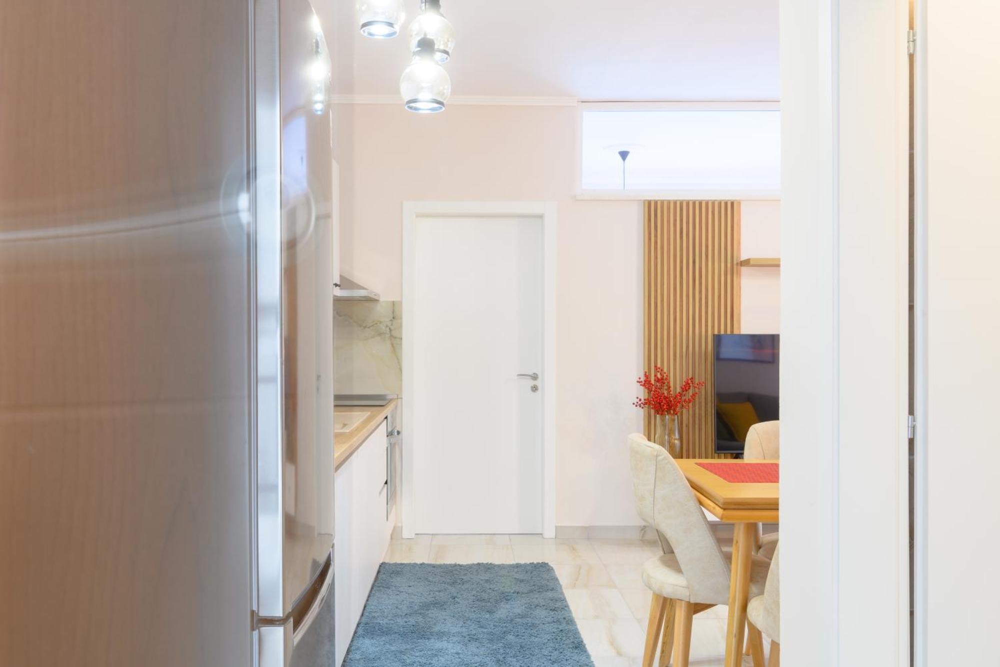Cityscape 3- Vibrant Modern Apartman *