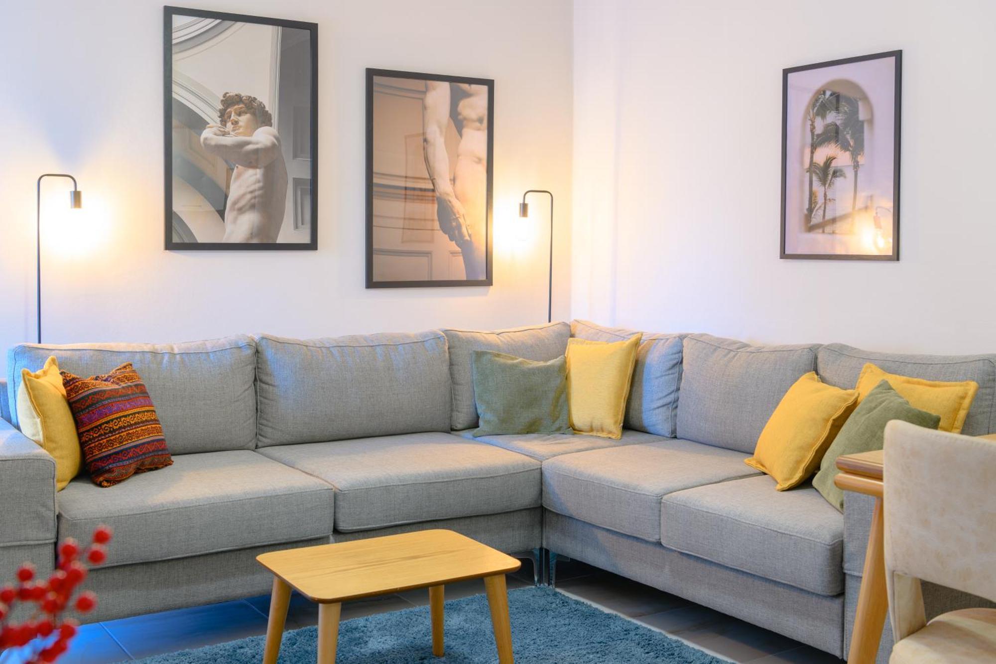 Apartman Cityscape 3- Vibrant Modern Tirana